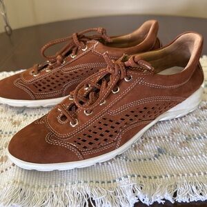 ROBERT ZUR Women's Brown Suede Leather Perforated Lace Up Sneakers Size 8
